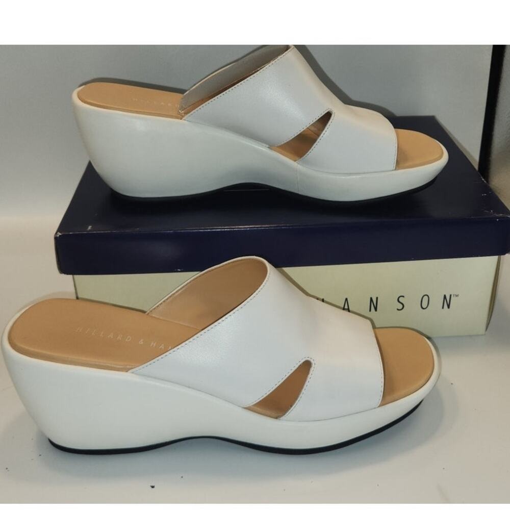 Hillard and Hanson Cassia White sz 8M EUC